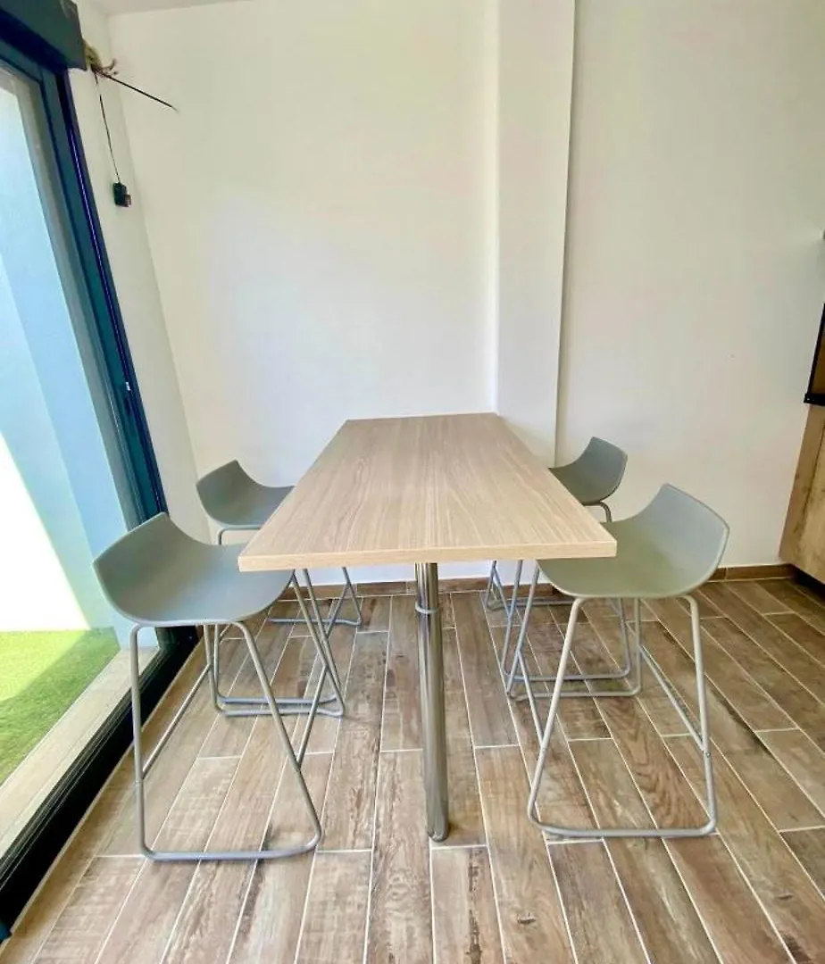Charmant Appartement T2 Entre Aix En Provence Et Marseille Avec Marignane 0*,  France
