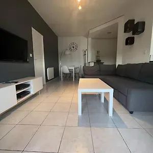 Appartement T2 Avec Terrasse, Marignane